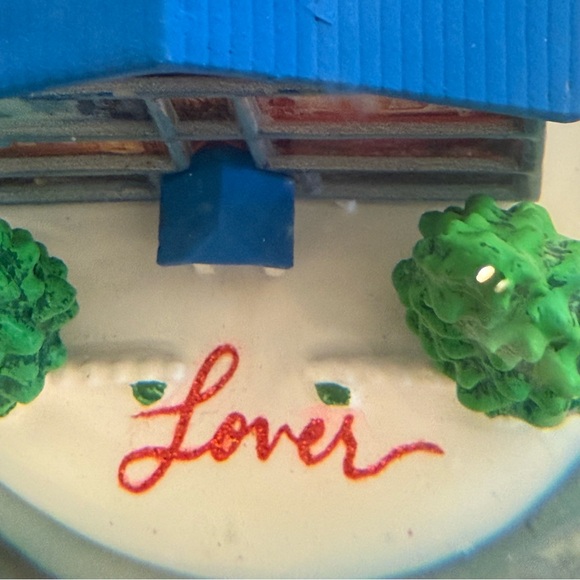 Taylor Swift Lover Snowglobe w/ box - Picture 4 of 11